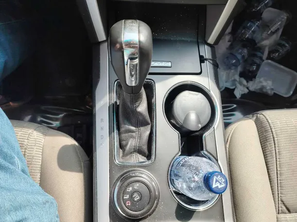 Car image 26