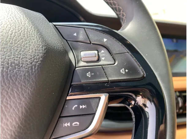Car image 33