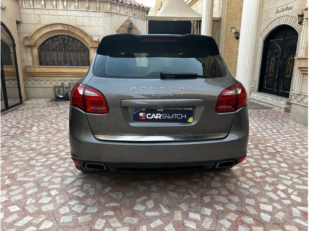 Car image 6