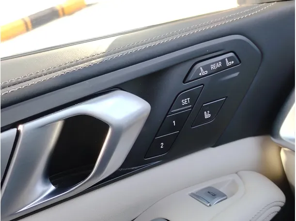 Car image 34
