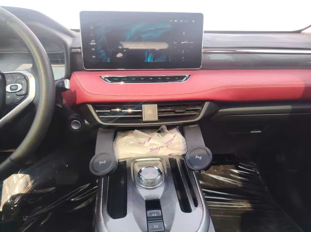 Car image 19