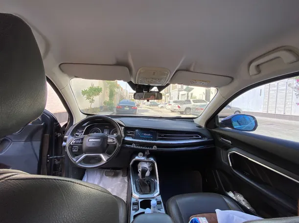Car image 13