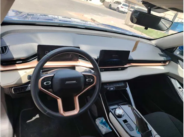 Car image 13