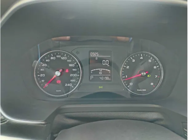 Car image 26