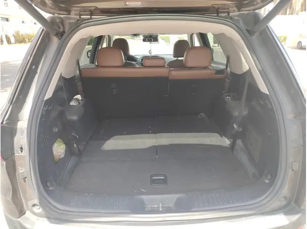Car image 26