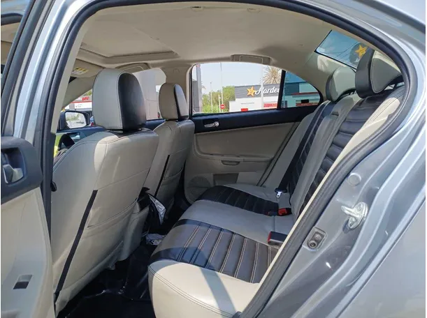 Car image 13
