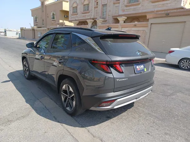 Car image 7