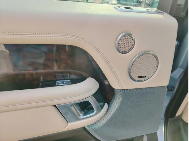 Car image 40
