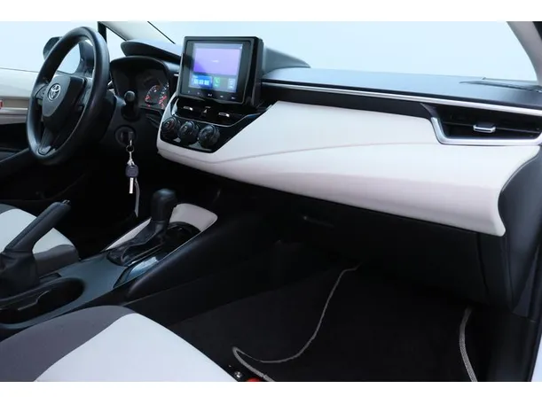 Car image 10