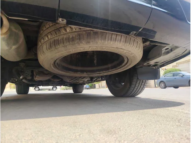 Car image 35
