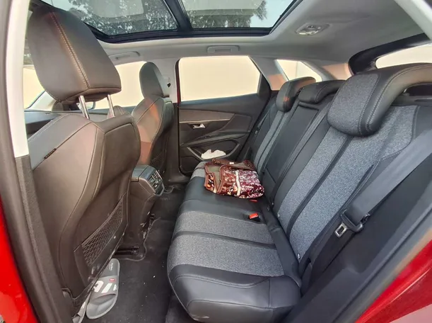 Car image 13