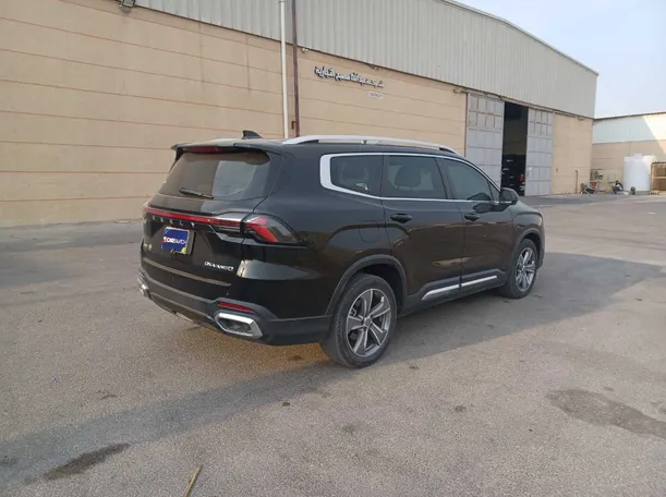 Car image 5
