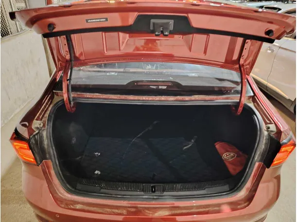 Car image 27
