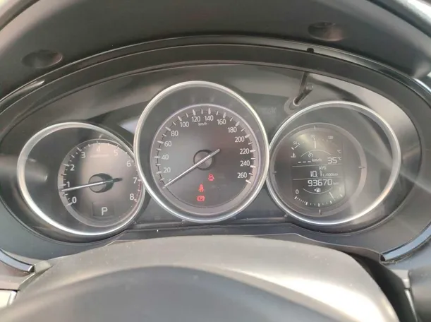 Car image 26