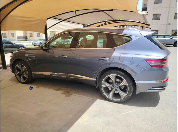 Car image 8