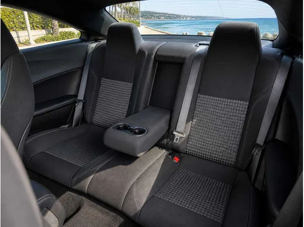 Car image 20