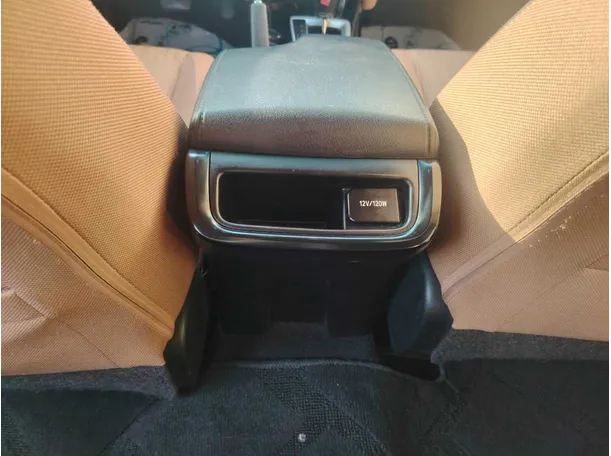 Car image 36