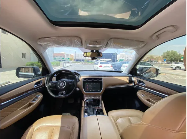 Car image 15