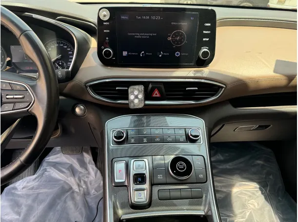 Car image 17