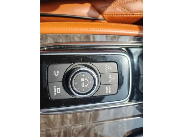 Car image 32