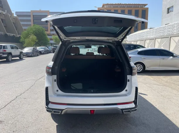 Car image 22