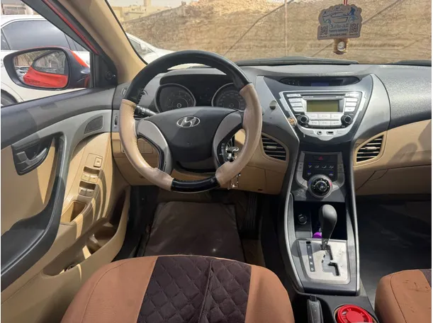 Car image 17