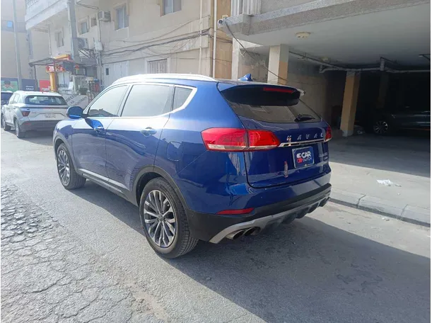 Car image 7