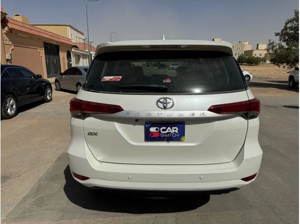 Car image 6