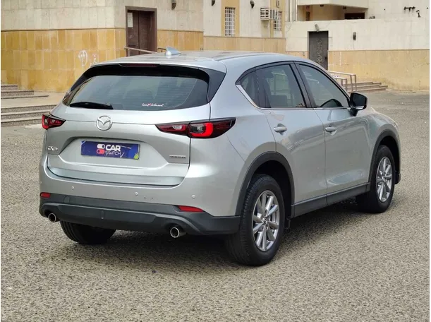 Car image 5