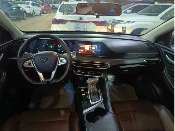 Car image 25