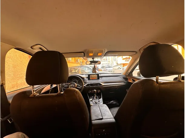 Car image 16