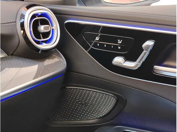 Car image 28
