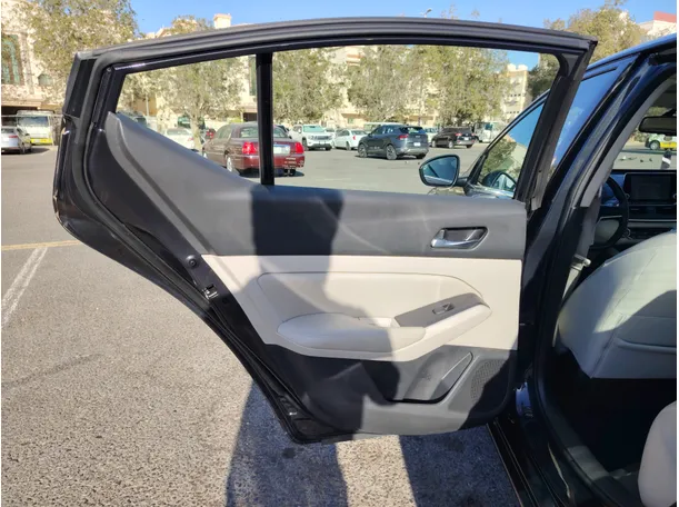 Car image 23