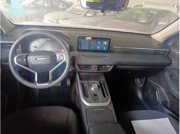 Car image 25