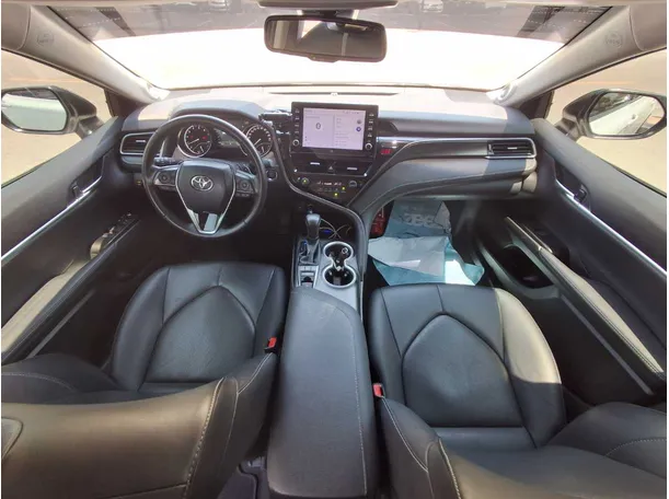 Car image 16