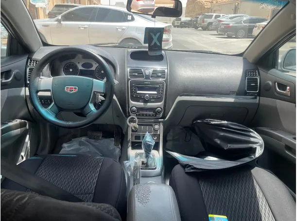 Car image 18