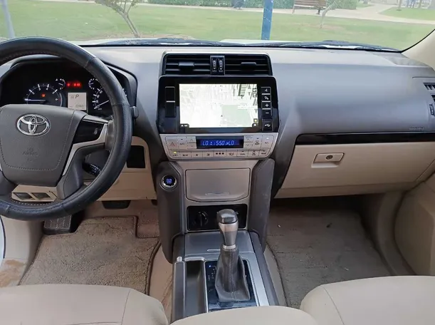 Car image 18