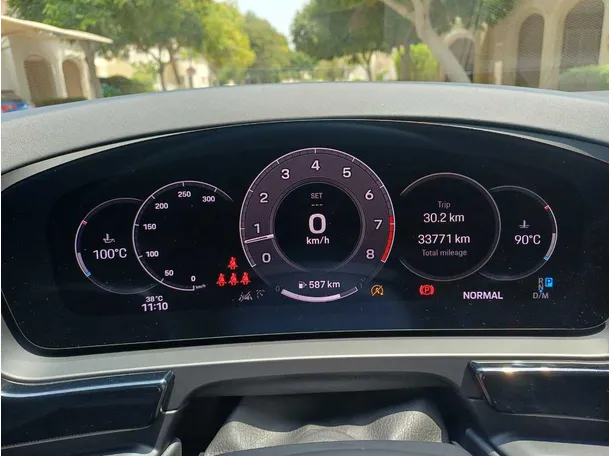 Car image 26
