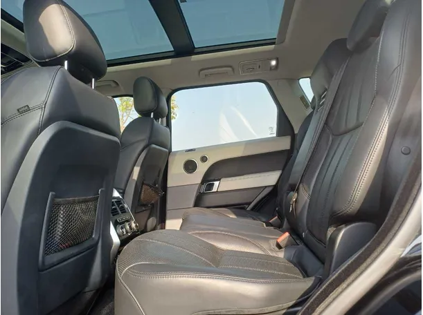 Car image 13