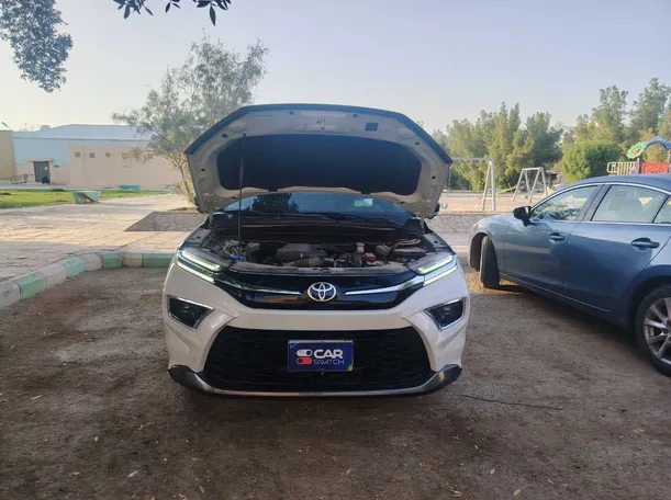 Car image 30