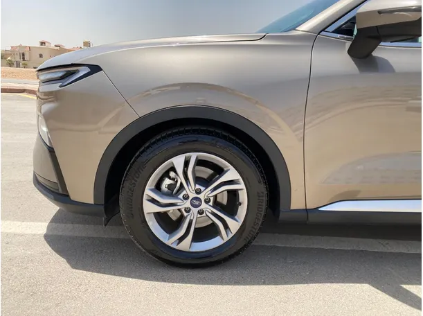 Car image 9