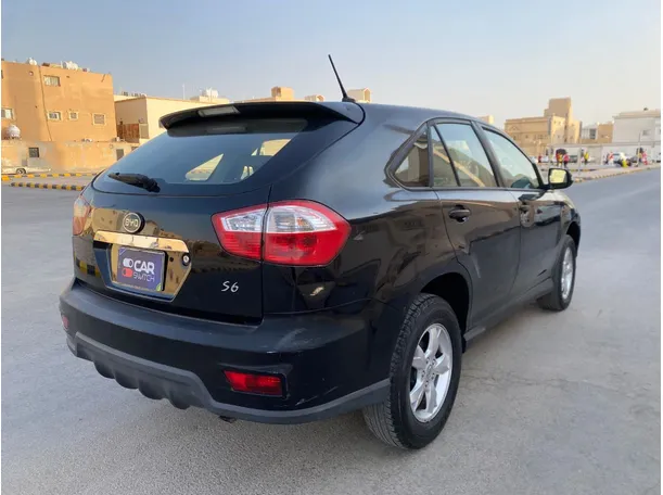 Car image 5