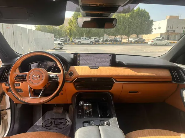 Car image 16