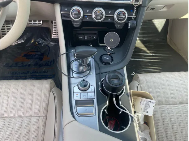 Car image 18