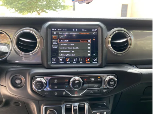Car image 17