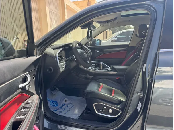 Car image 11