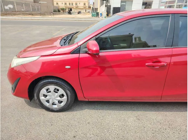 Car image 9