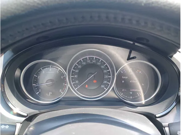 Car image 17