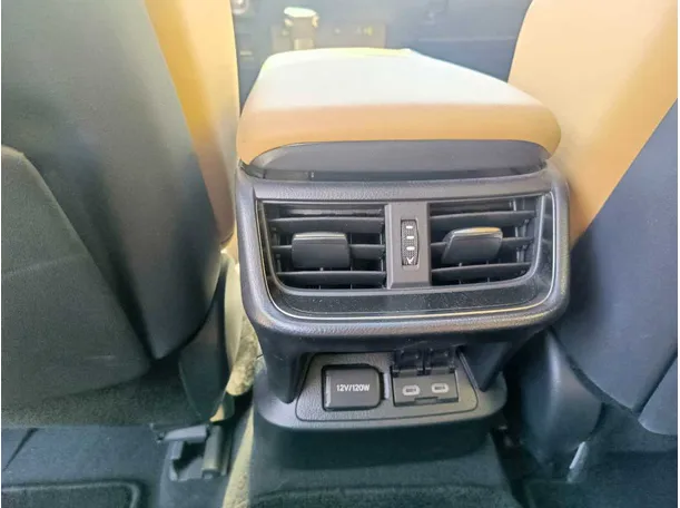 Car image 38
