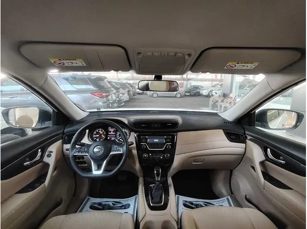 Car image 18